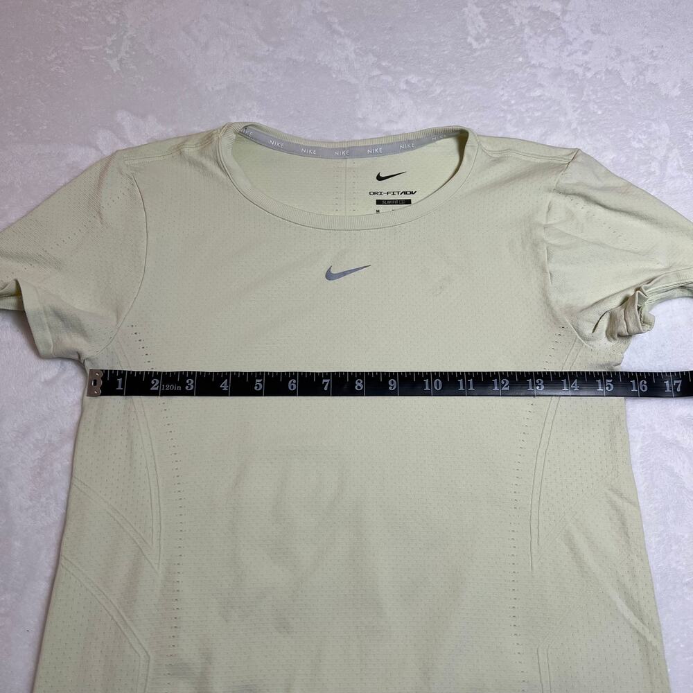 Nike Women's Crewneck Dri Fit Slim Seamless Top Size M Gym Workout Exercise - Picture 6 of 7